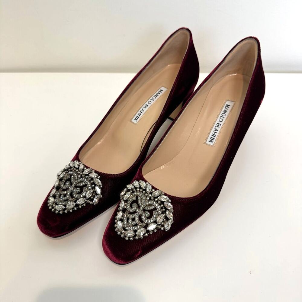 MANOLO BLAHNIK Burgundy Velvet Crystal Embellished Block Heels 37 NEW Almond Toe